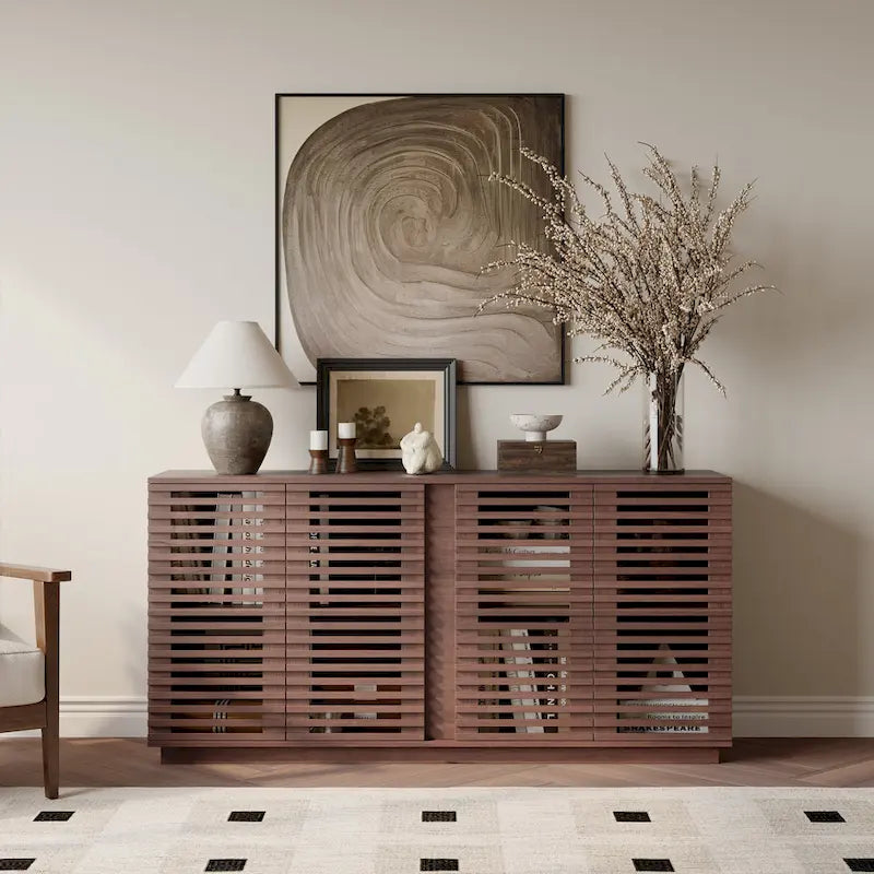 Credenza a buffet con ante a doghe in legno